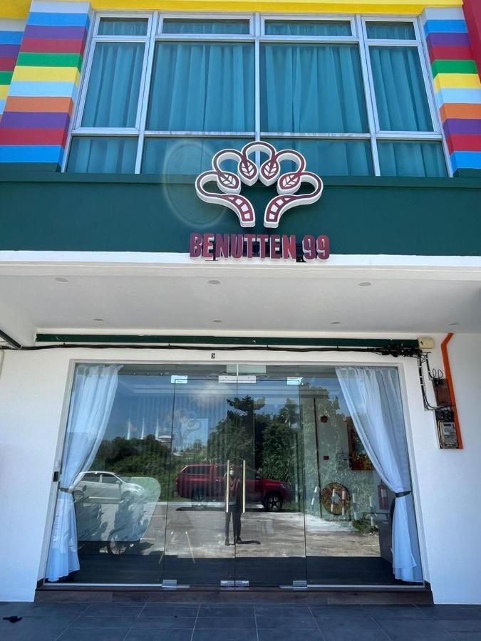 Kampong Parit Tengah Benutten 99 Hotel מראה חיצוני תמונה